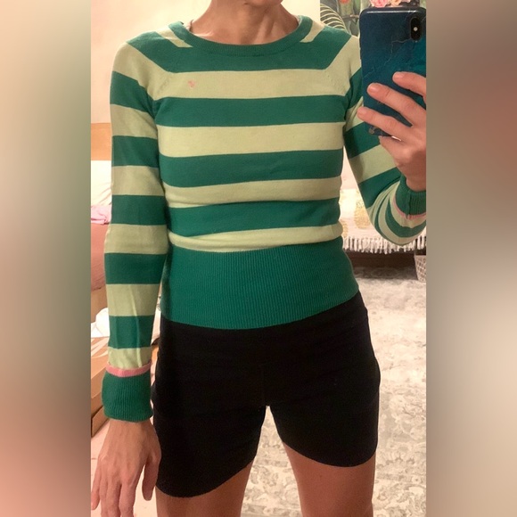 American Eagle - Green 🦖Cream Crew neck women’s top - size Small - Picture 3 of 10